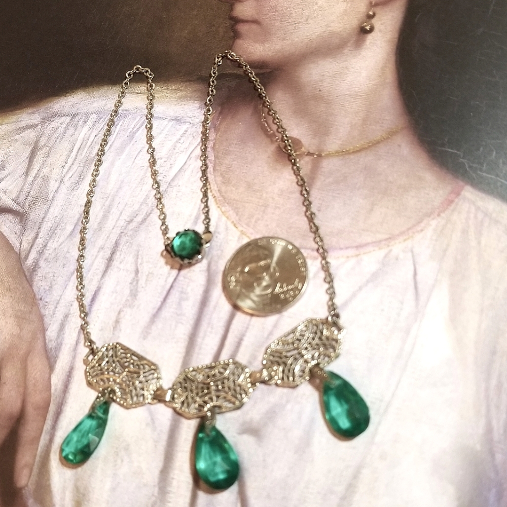 1910s Edwardian Filigree Green Crystal Necklace - Picture 4 of 5